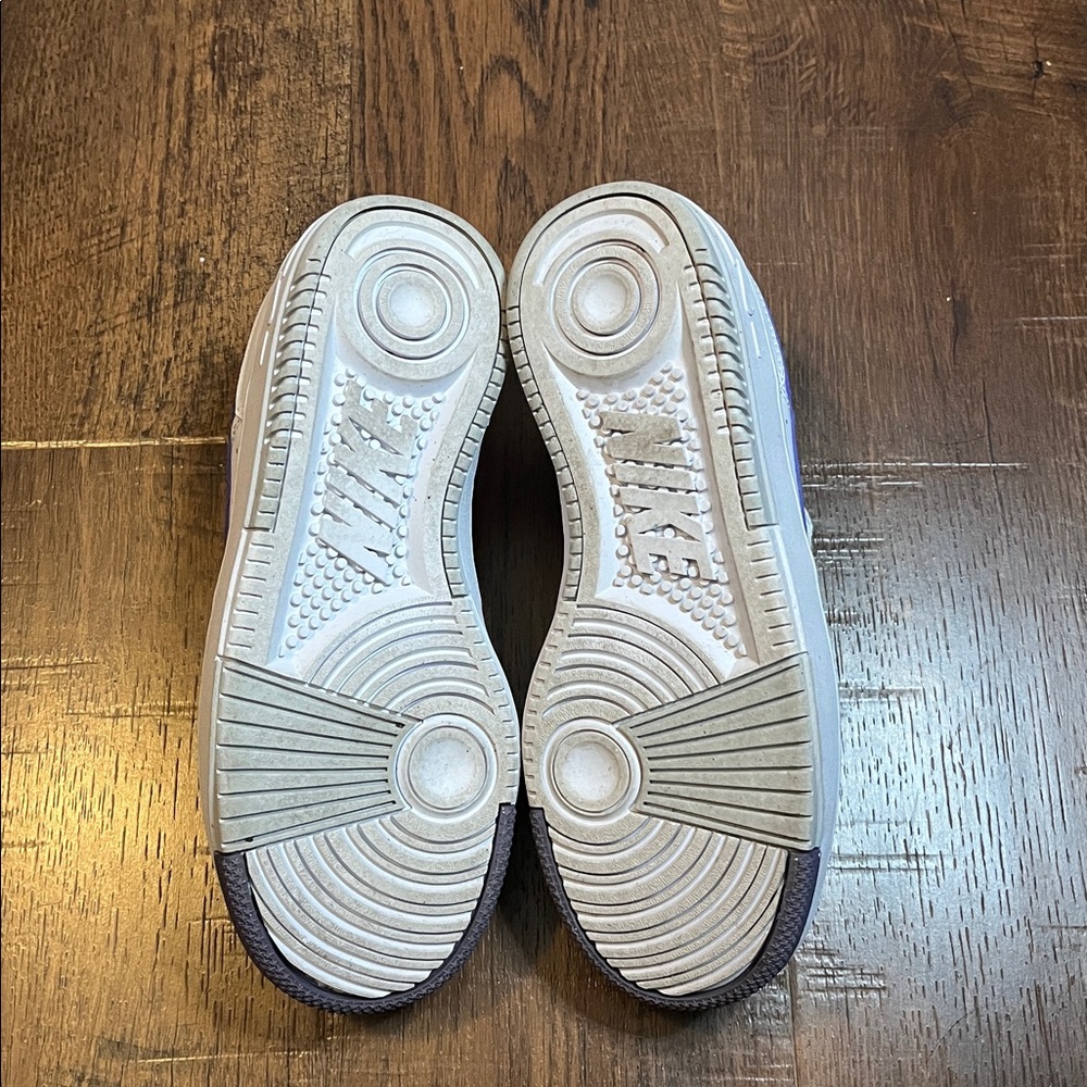 Nike Women's Gamma Force sneakers - Picture 5 of 5